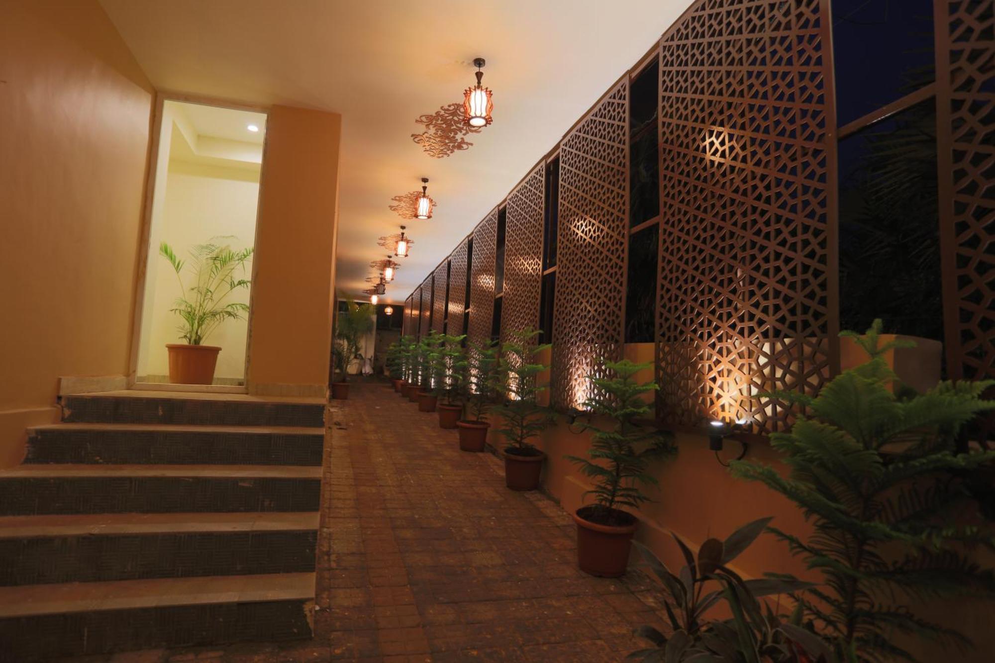 Sinon Baga Retreat Hotel Exterior photo